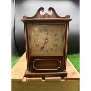 VTG General Electric Mantle Desk Clock Model 8101 Wood Grain Plastic